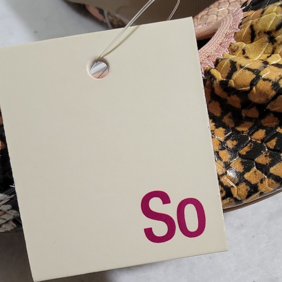 So Peach Snake Print Round Toe Casual Flats Size 8.5 - Picture 4 of 8